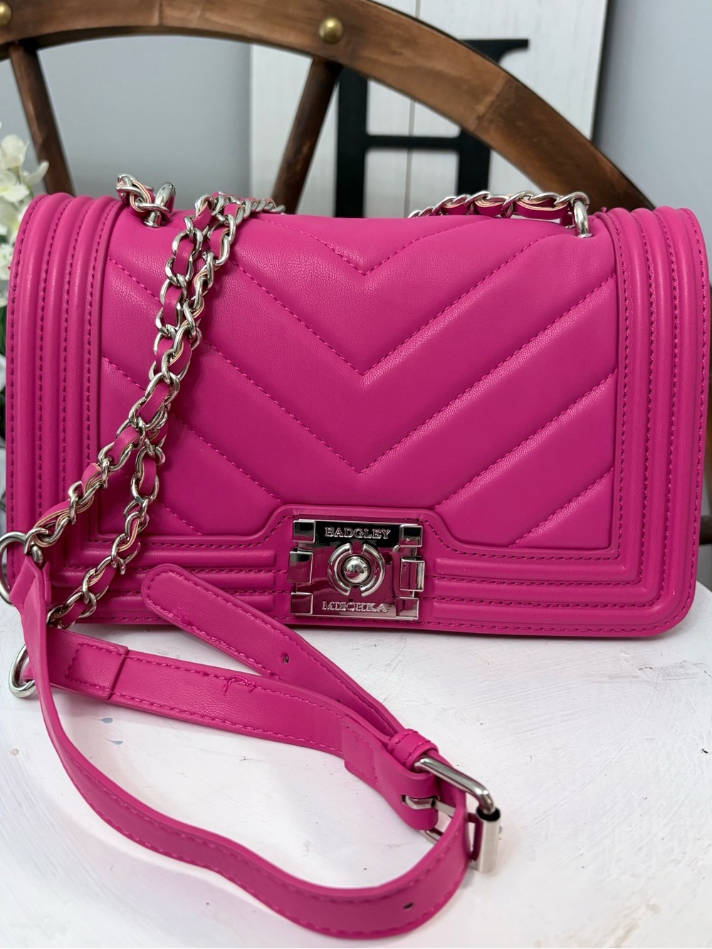 🩷 Badgley Mischka Hot Pink Quilted Chevron Design Chain Crossbody Bag